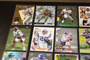 lot 20 image: Robert Smith Minnesota Vikings Football Card Lot  24 Different Cards