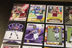 lot 26 image: Dalvin Cook Minnesota Vikings Lot  24 Cards (13 Rookies & 3 Jersey Relics)