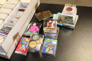 lot 71 image: Large Non Sports Resale Lot