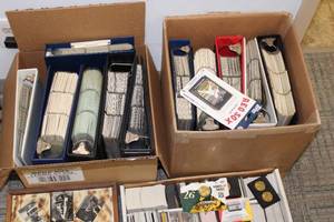 lot 74 image: Bulk Mixed Sports Card Lot