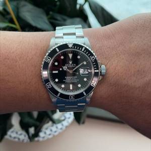 Mens Rolex Submariner 16610 Black Dial Watch with Box (20002001 Model Year) $10,500 Retail