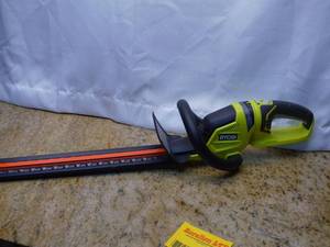 RYOBI 18V LITHIUM 22 HEDGE TRIMMER TOOL ONLY (SKU 1396)