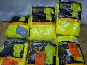 ANSI CLS 2 HIVIZ SHRT-SLV SHIRT-(1)2XL, (1)L, (1)XL, (1)M       HI-VIS YELLOW SHORT-SLEEVE SHIRT - M Qty 2 (SKU 83)