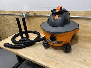 RIDGID 6 Gal. 3.5-Peak HP NXT WetDry Shop Vacuum with Filter, Hose and Accessories