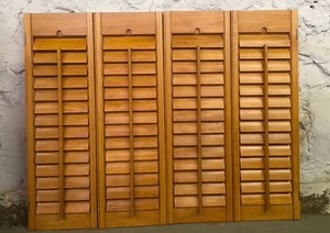 lot 4 image: Window Shutters for 5 windows