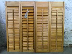 lot 5 image: Window Shutters for 5 windows