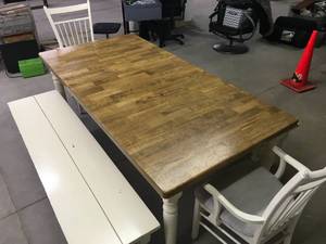 lot 6 image: Cottage-Style Dining Table Set