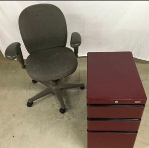 lot 11 image: Mahogany-Colored Filing Drawer wGray Desk Chair