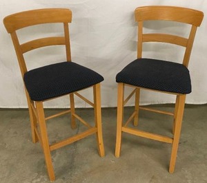 lot 14 image: 2 Tall Wooden Bar Stools