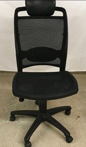 lot 23 image: Gaming Chair