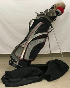 lot 26 image: Golf Clubs in Golf Bag