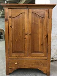 lot 30 image: CabinetArmoire