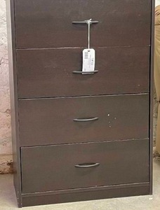 lot 28 image: 4-Drawer Dresser