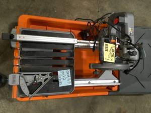 Ridgid 12 Amp Corded 8 in. Tile Saw - No stand - customer return in good condition see pictures