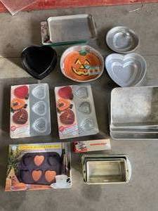 Baking Pans & Molds