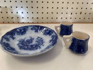 Carlton Flow Blue Saucer & 2 Blue Cups