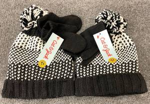 lot 70 image: Lot of 2 Youth Black and White 2T-5T Knit Hat & Mittens Sets