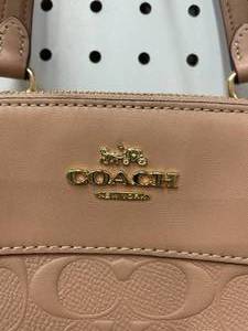 lot 8 image: Authentic COACH Mini Brooke Signature F28472 Crossbody Purse