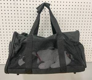 lot 38 image: Traveling Packable Pet Carrier.
