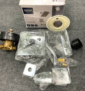 lot 13 image: Grohe Bathtub Shower Faucet Trim Set 