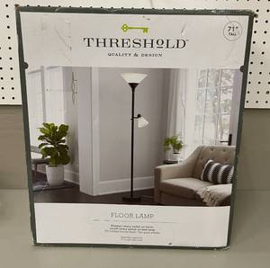 lot 75 image: Lot of 2 Floor Lamps