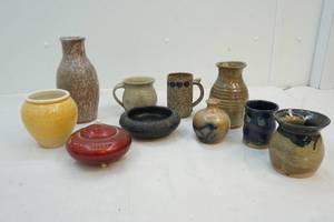 lot 33 image: stoneware