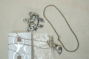 lot 77 image: jewelry