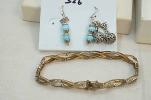 lot 79 image: jewelry