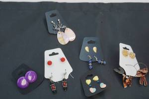 lot 103 image: jewelry