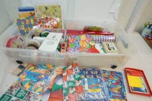 lot 114 image: gift wrapping items