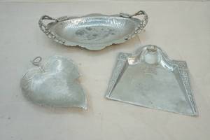 lot 14 image: aluminum servers