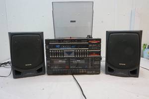 lot 149 image: Aiwa speakers