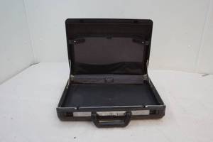 lot 173 image: Briefcase