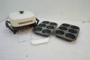 lot 192 image: muffin tins and electric frying pan