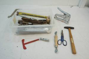 lot 203 image: Hand tools