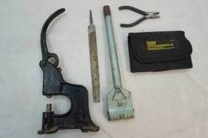 lot 215 image: punch press