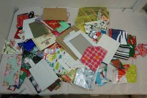 lot 252 image: gift bags