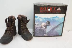 lot 255 image: boots