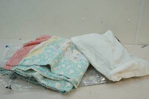 lot 258 image: bedding