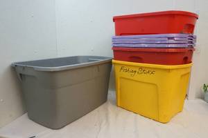 lot 264 image: storage bins