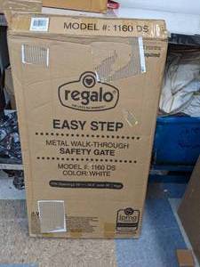 lot 102 image: Regalo Easy Step Metal Walk-Through Safety Gate