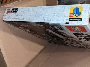 lot 3 image: LEGO Star Wars The Mandalorian The Razor Crest 75292 Exclusive Building Kit, New, Sealed