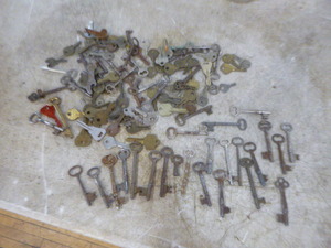 Lot of Skeleton Keys
