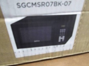 Sunbeam 0.7 Cu. Ft. 700-Watt Counte...