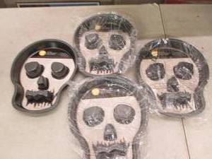 4 halloween cake pans ...