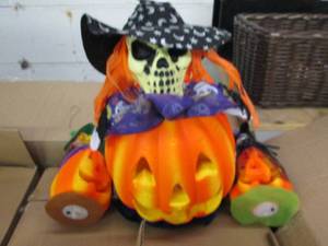 6 boxes of pumpkins that light up ...