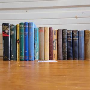 17 Vintage Books-The Bourne Ultimatum,The Bourne Identity, Brideshead Revisited,Lorna Doone, The Secret Garden, ANd More