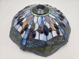 Beautiful Tiffany Style Stained Glass Lampshade-15.5 x 16.5