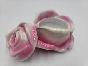 Beautiful Vintage Porcelain Rose Keepsake Box