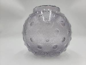 Beautiful Vintage 6.25 Controlled Bubble Hand-Blown Glass Vase
